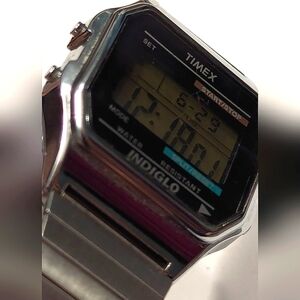 (85)Vintage Timex Indiglo Digital Quartz Watch 555 P5 Chronograph Alarm